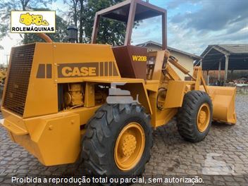 Pá Carregadeira Case W20B