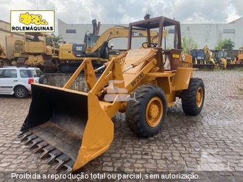Pá Carregadeira Case W20B