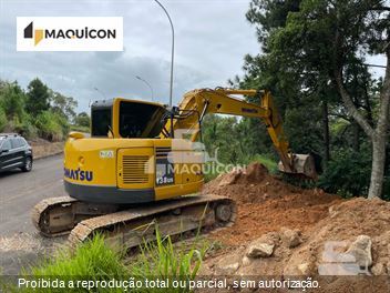 Escavadeira Komatsu PC138