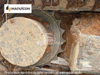 Escavadeira Komatsu PC138