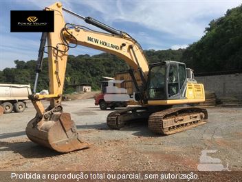 Escavadeira New Holland E245 C