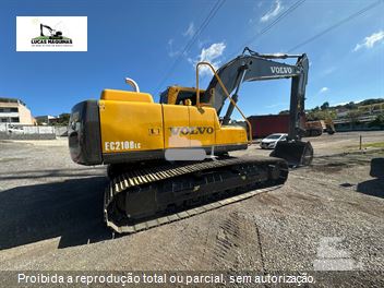 Escavadeira Volvo EC210