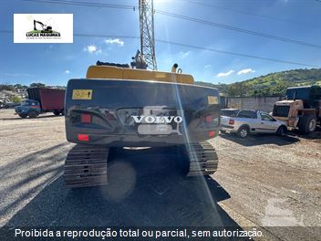 Escavadeira Volvo EC210