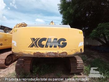 Escavadeira XCMG XE210