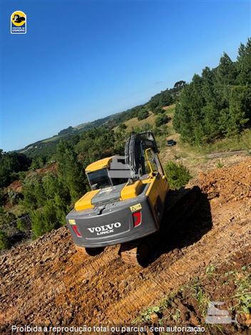 Escavadeira Volvo EC220DL