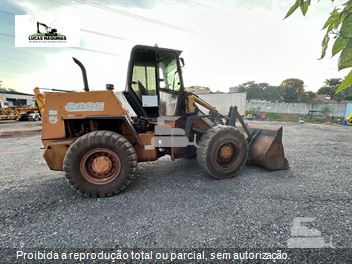 Pá Carregadeira Case W20E