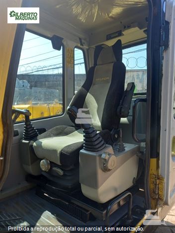 Mini-Escavadeira Hyundai R80-7