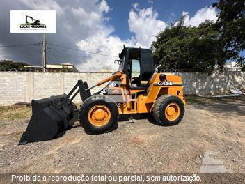 Pá Carregadeira Case W20E