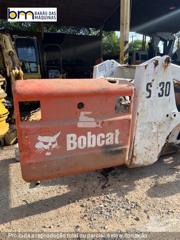 Tampa traseira da bobcat s130