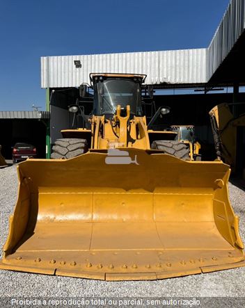 Pá Carregadeira Caterpillar 966L