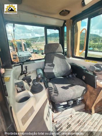 Trator de Esteira Caterpillar D6T XL