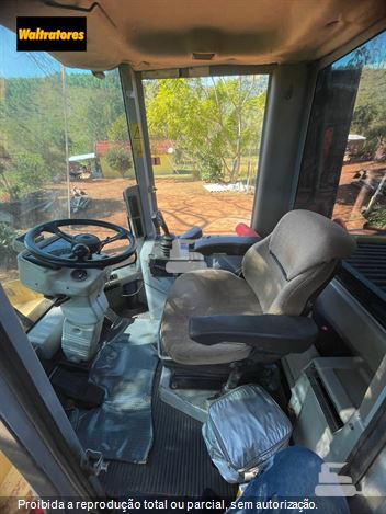 Pá Carregadeira New Holland W130