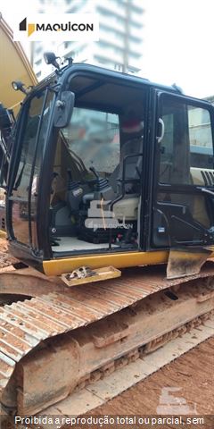 Escavadeira Caterpillar 318D2L