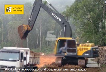 Escavadeira Volvo EC210B