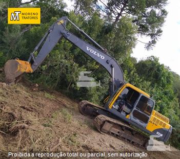 Escavadeira Volvo EC210B