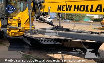 Motoniveladora New Holland RG140B