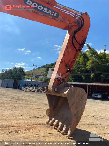 Escavadeira Doosan DX300LCA