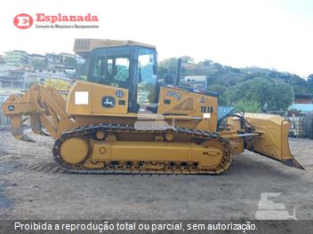 Trator de Esteira John Deere 750J