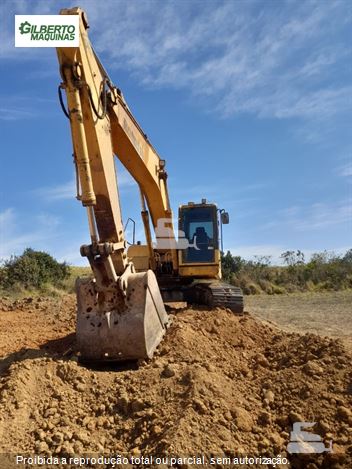 Escavadeira Komatsu PC200