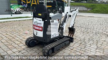 Mini-Escavadeira Bobcat E418