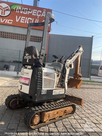 Mini-Escavadeira Bobcat E418