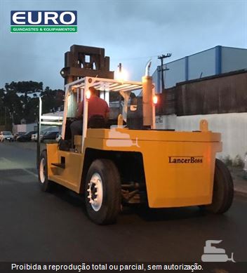 Empilhadeira Lancer Boss 556MK