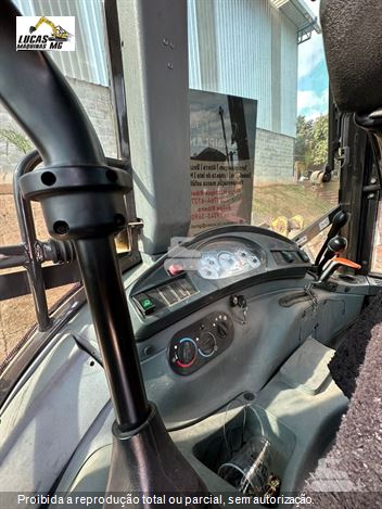 Retro Escavadeira New Holland B95B