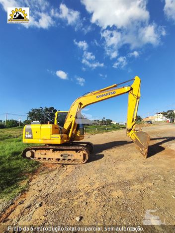 Escavadeira Komatsu PC130