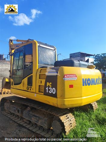 Escavadeira Komatsu PC130