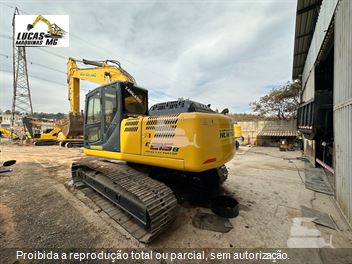 Escavadeira New Holland E215 C