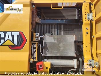 Escavadeira Caterpillar 320