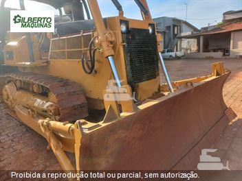 Trator de Esteira Caterpillar D5B