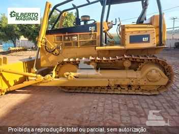 Trator de Esteira Caterpillar D5B
