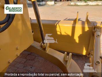 Trator de Esteira Caterpillar D5B