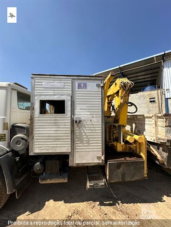 Caminhão Volkswagen 17-180 WORKER 3-Eixos 2p (diesel)