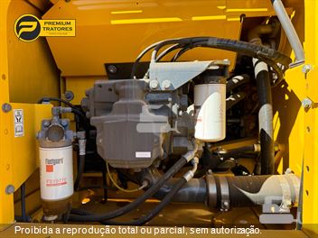 Escavadeira Komatsu PC200
