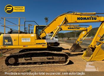 Escavadeira Komatsu PC200