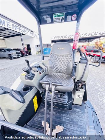Mini-Escavadeira Bobcat E27z