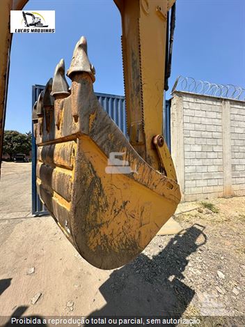 Retro Escavadeira Caterpillar 416E