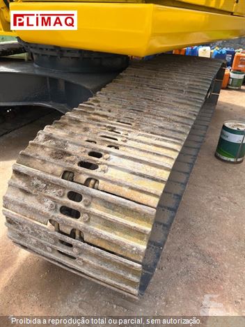 Escavadeira Komatsu PC200