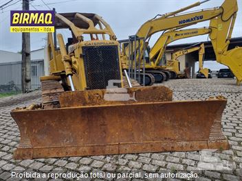 Trator de Esteira Caterpillar D5B