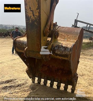 Escavadeira Caterpillar 320D2L