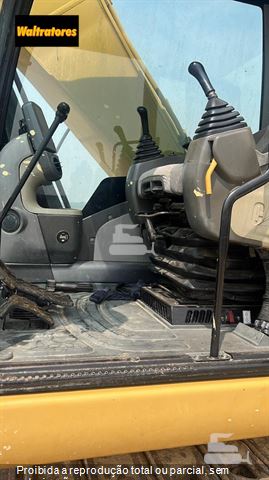 Escavadeira Caterpillar 320D2L