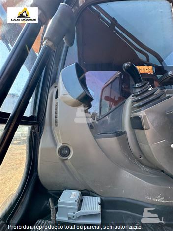 Escavadeira Case CX220