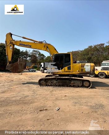 Escavadeira Komatsu PC240