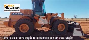 Pá Carregadeira Case 821E