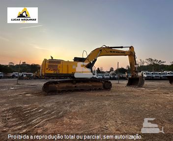 Escavadeira New Holland E215 C