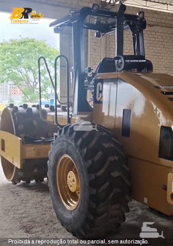 Rolo Compactador Caterpillar CP-533E