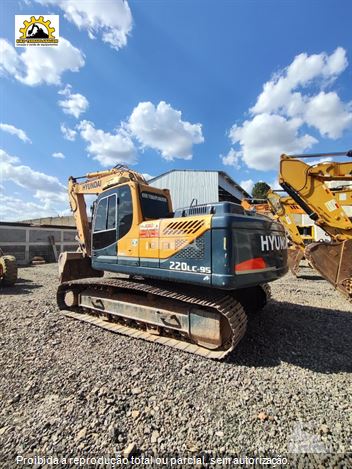 Escavadeira Hyundai R220LC-9S