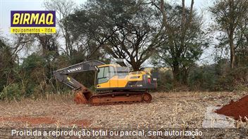 Escavadeira Volvo EC220DL